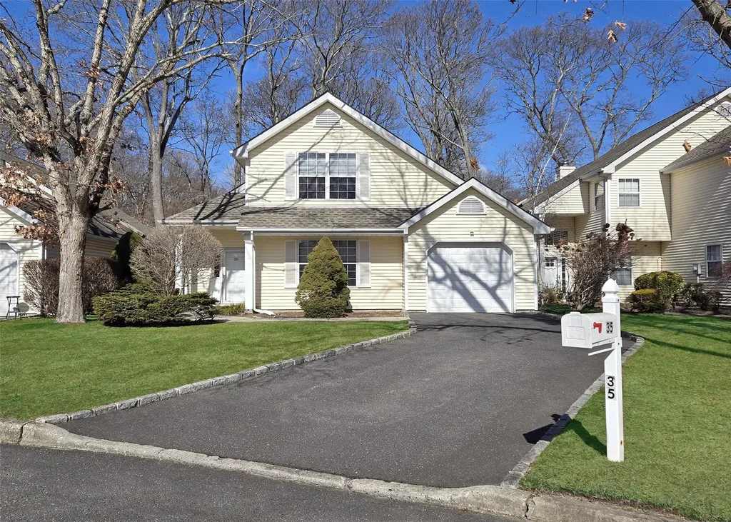 35 Saddlebrook Court Brookhaven NY 11953