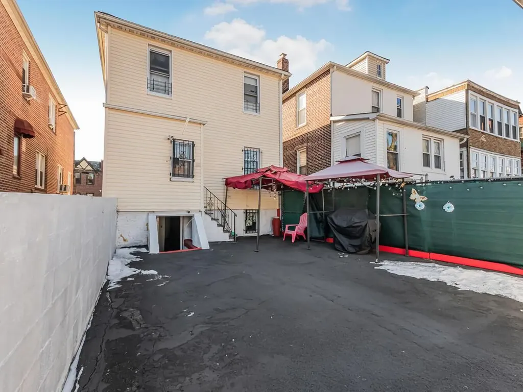 1963 Chatterton Avenue Bronx NY 10472
