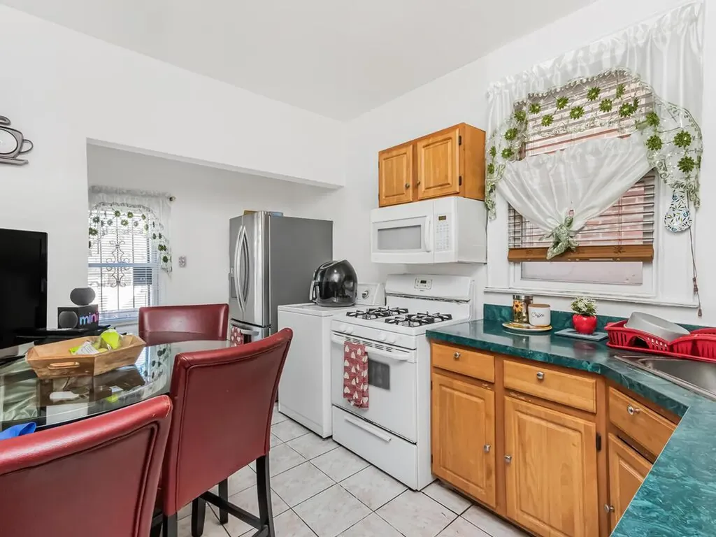 1963 Chatterton Avenue Bronx NY 10472