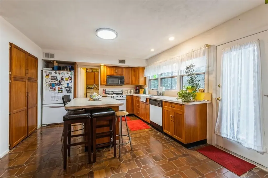 21 Ackertown Road Monsey NY 10952