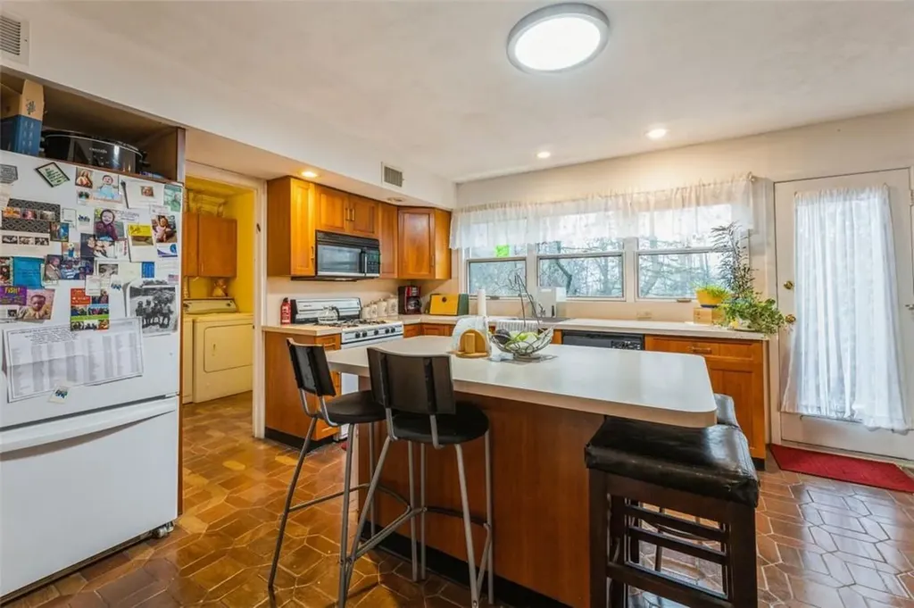 21 Ackertown Road Monsey NY 10952