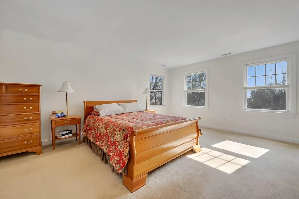 18 Hubbard Drive White Plains NY 10605