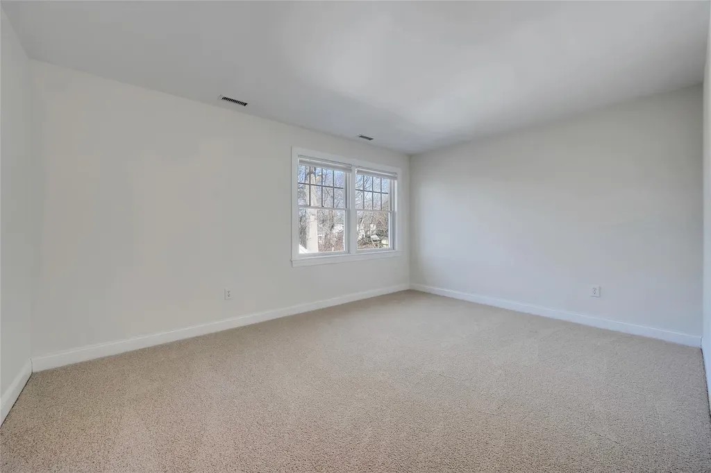 18 Hubbard Drive White Plains NY 10605