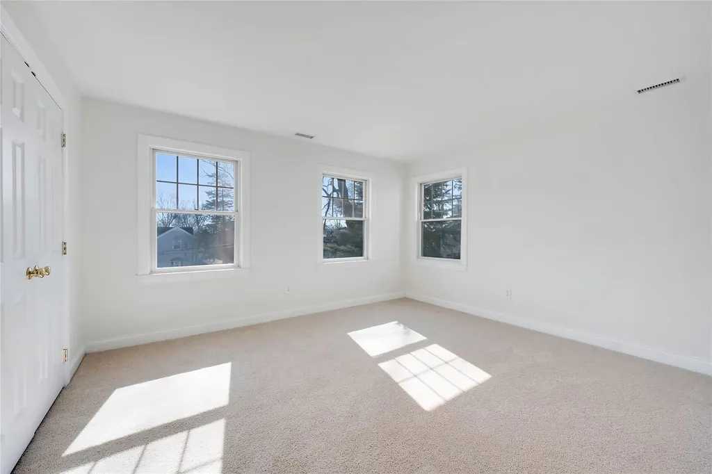 18 Hubbard Drive White Plains NY 10605
