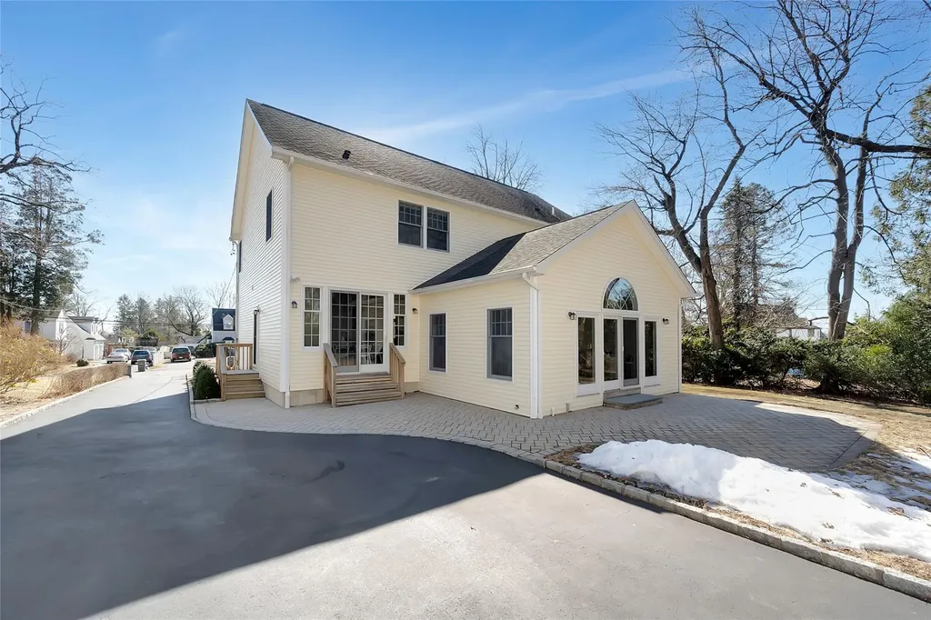 18 Hubbard Drive White Plains NY 10605