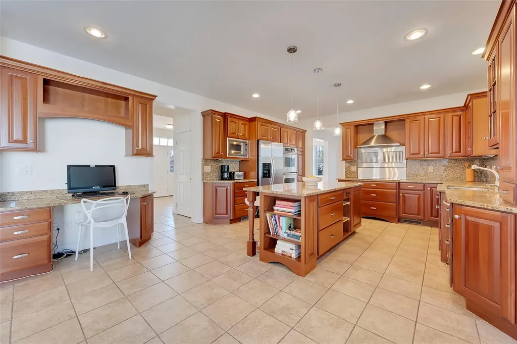 18 Hubbard Drive White Plains NY 10605