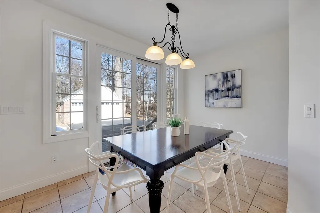 18 Hubbard Drive White Plains NY 10605