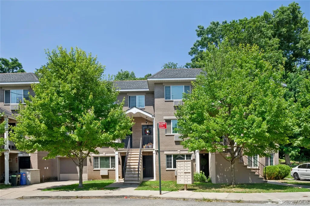 3705 Pratt Avenue Bronx NY 10466