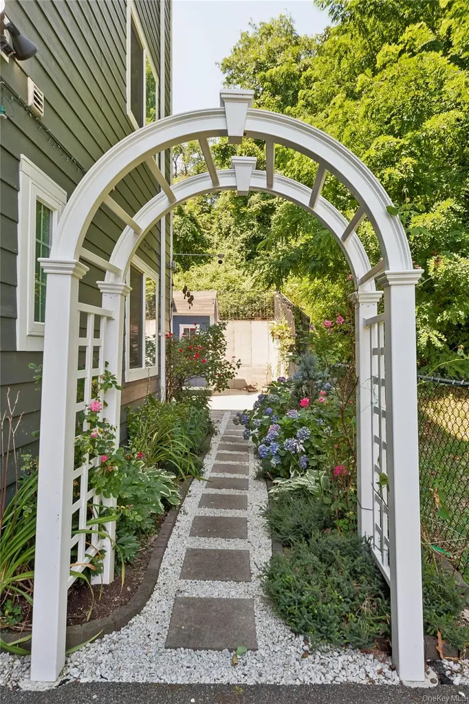 3705 Pratt Avenue Bronx NY 10466