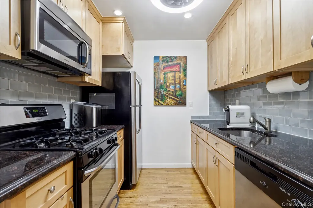 3705 Pratt Avenue Bronx NY 10466