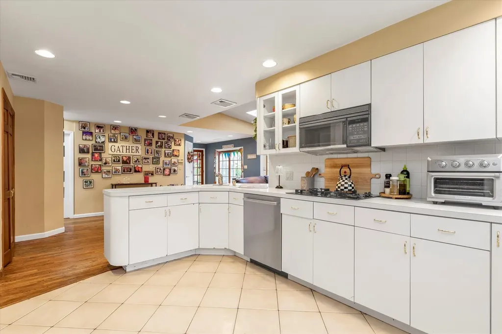 1620 Kent Drive Hewlett NY 11557