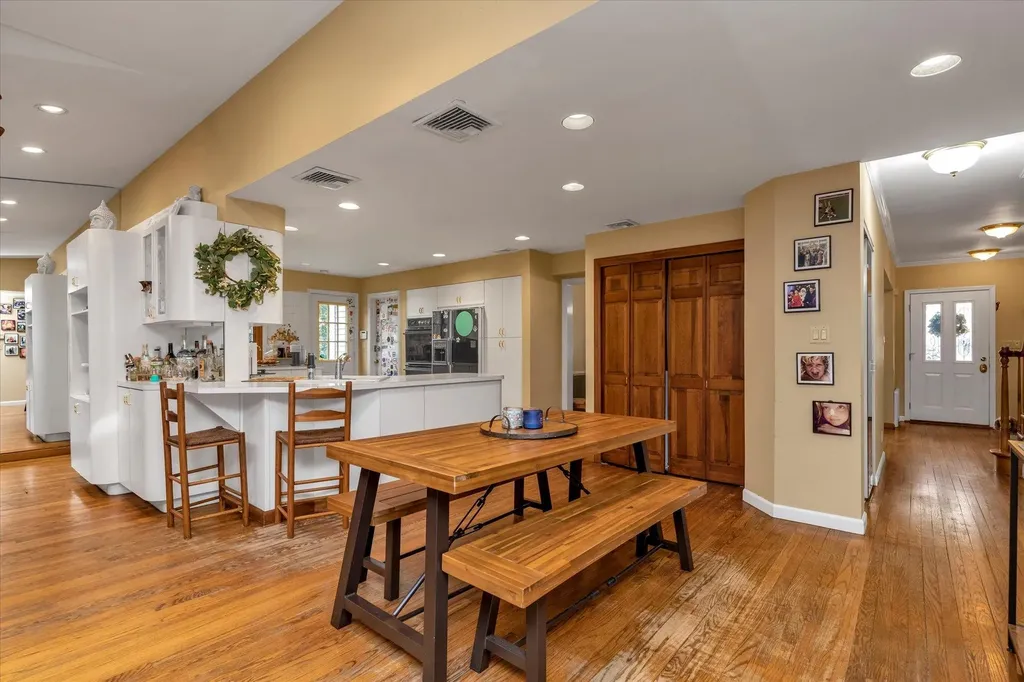 1620 Kent Drive Hewlett NY 11557