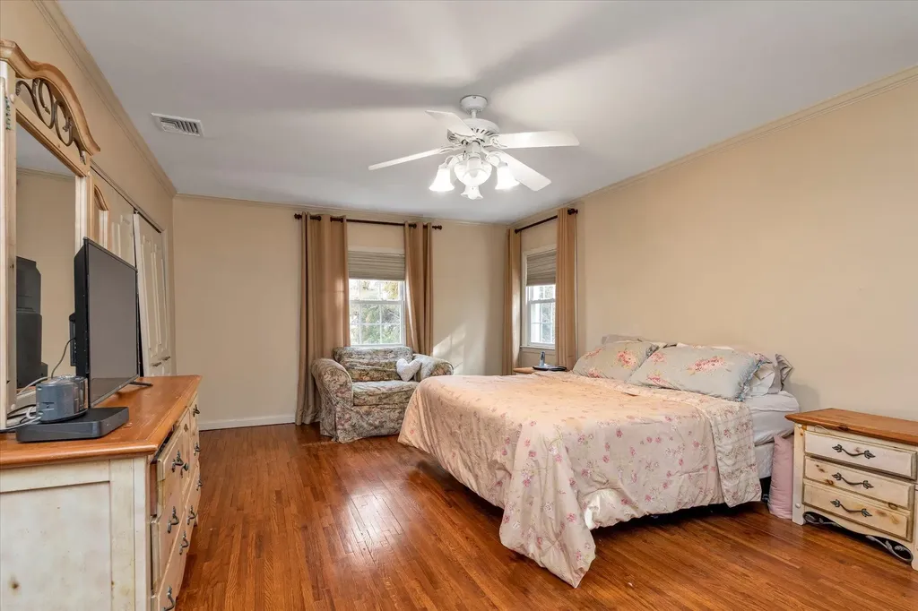 1620 Kent Drive Hewlett NY 11557