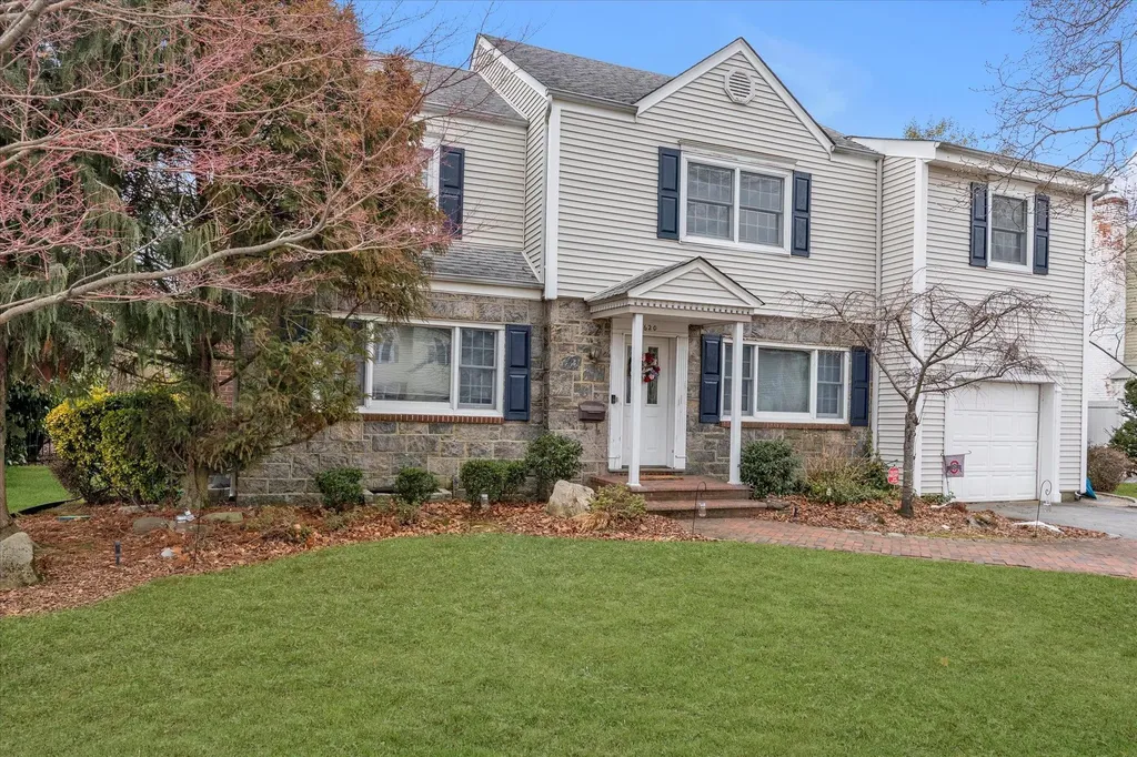 1620 Kent Drive Hewlett NY 11557