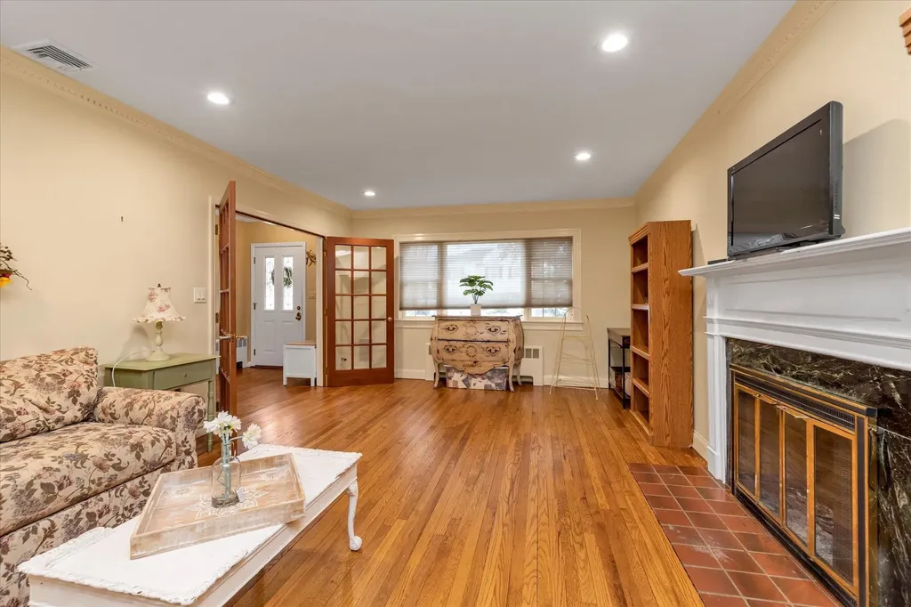 1620 Kent Drive Hewlett NY 11557