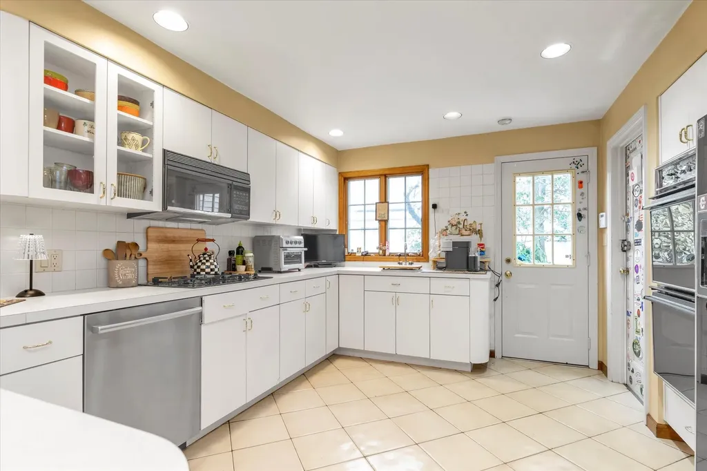 1620 Kent Drive Hewlett NY 11557
