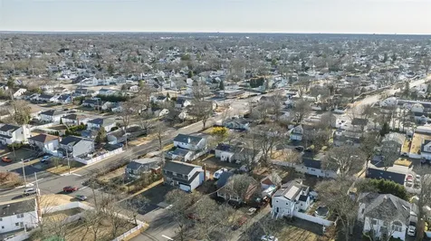 41 S Oregon Road West Babylon NY 11704