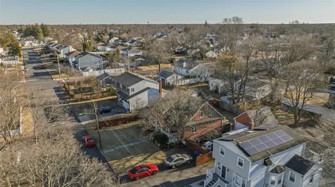 41 S Oregon Road West Babylon NY 11704