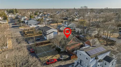 41 S Oregon Road West Babylon NY 11704