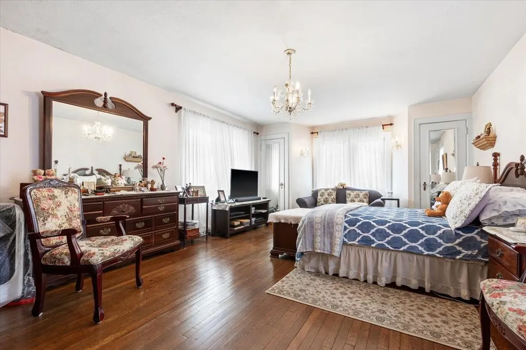 140 Colonial Parkway N Yonkers NY 10710
