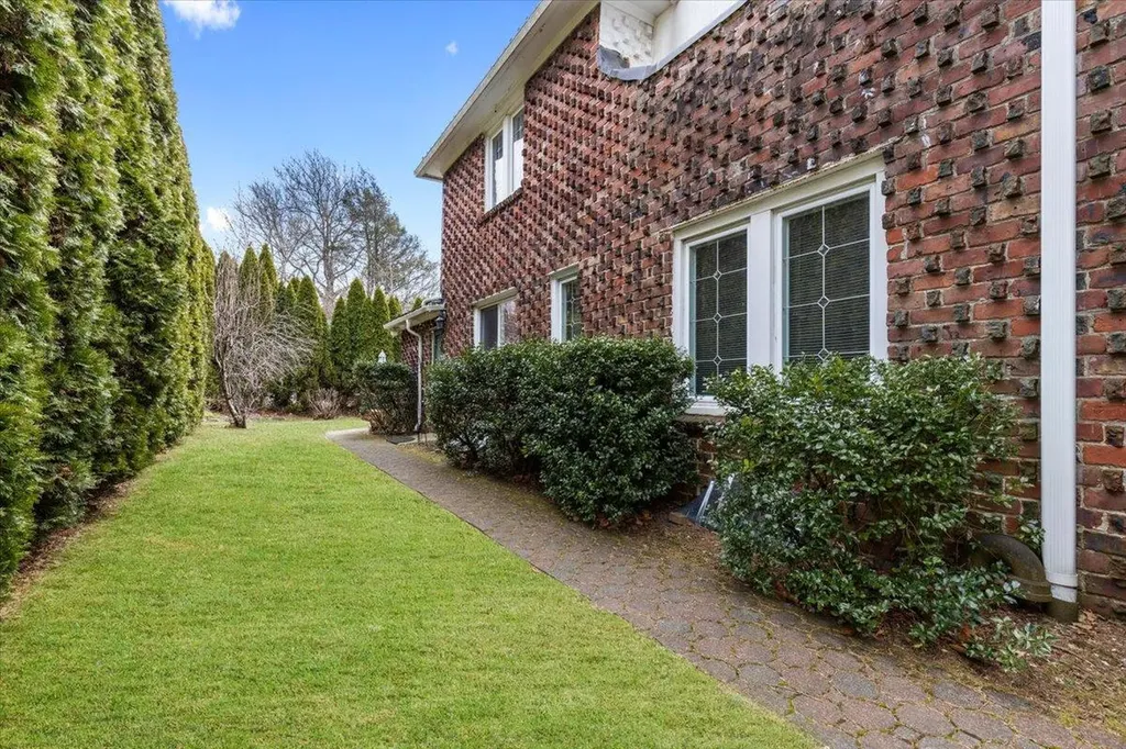 140 Colonial Parkway N Yonkers NY 10710