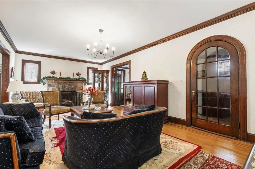 140 Colonial Parkway N Yonkers NY 10710