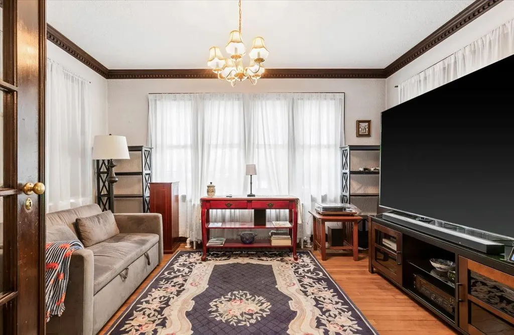 140 Colonial Parkway N Yonkers NY 10710