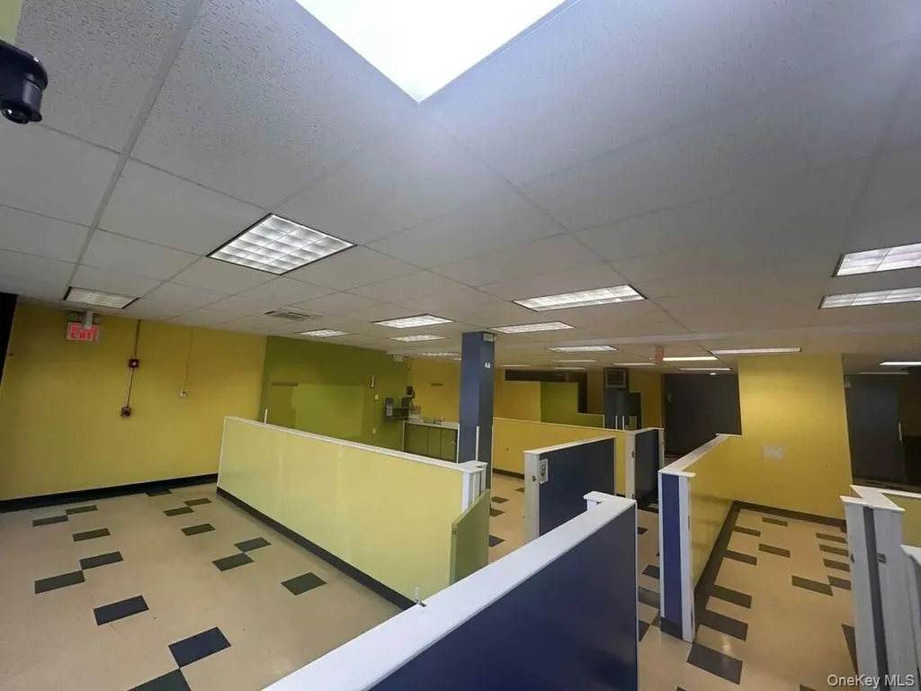 2138 E East Tremont Bronx NY 10462