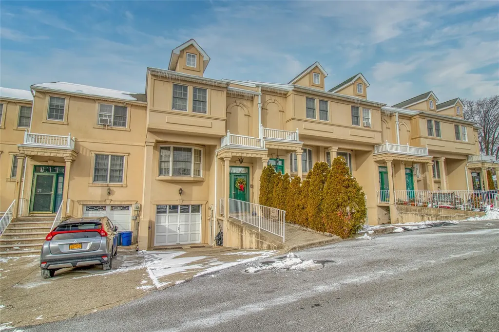 72 Garretson Lane Staten Island NY 10304