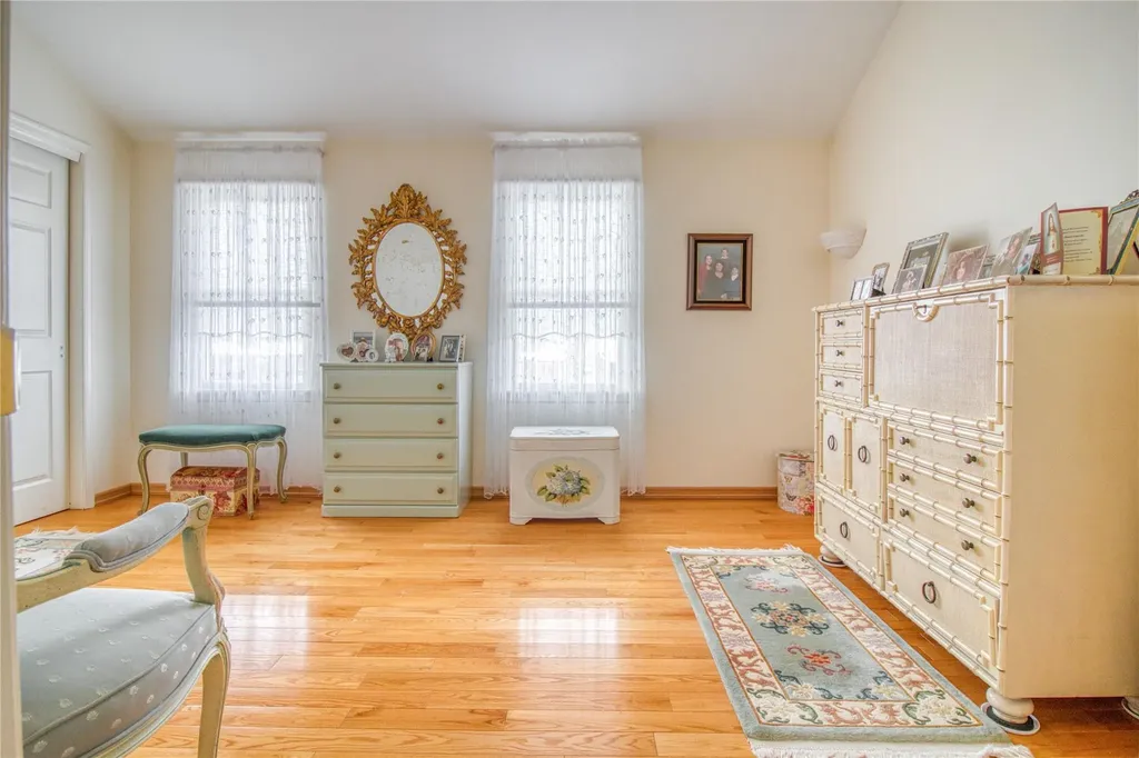 72 Garretson Lane Staten Island NY 10304