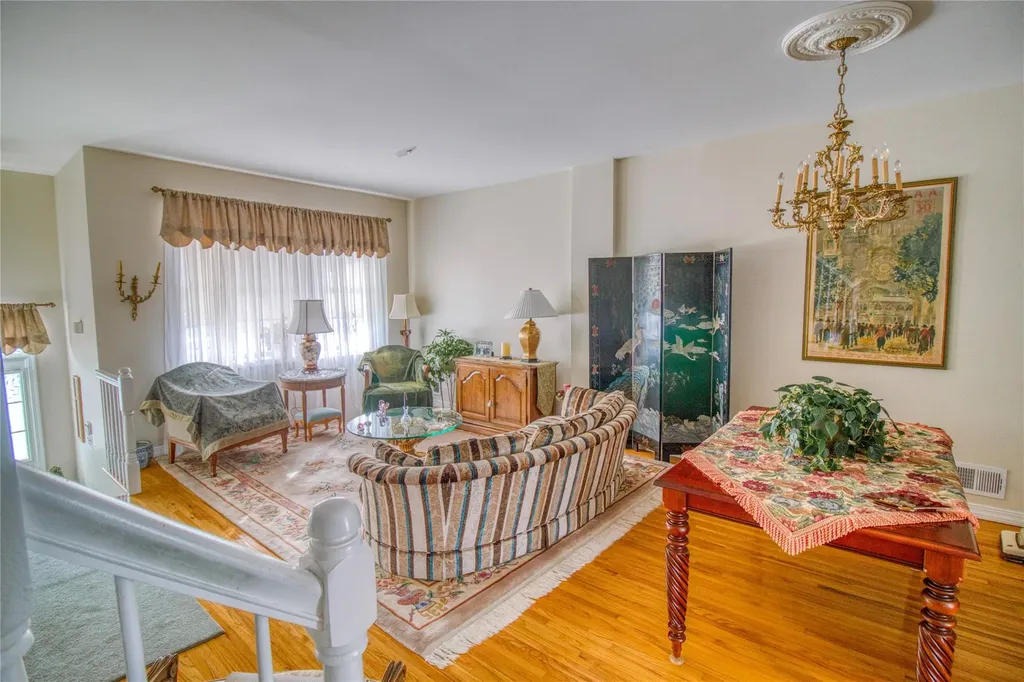 72 Garretson Lane Staten Island NY 10304