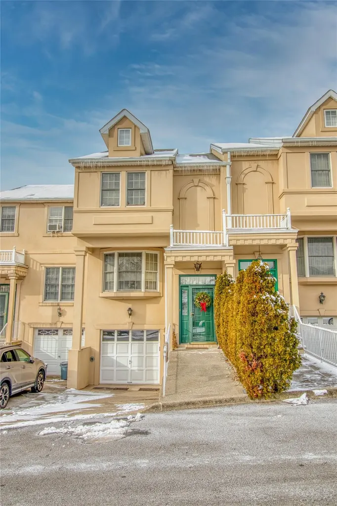 72 Garretson Lane Staten Island NY 10304