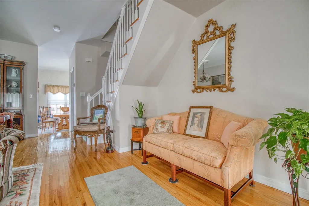 72 Garretson Lane Staten Island NY 10304