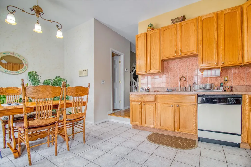 72 Garretson Lane Staten Island NY 10304