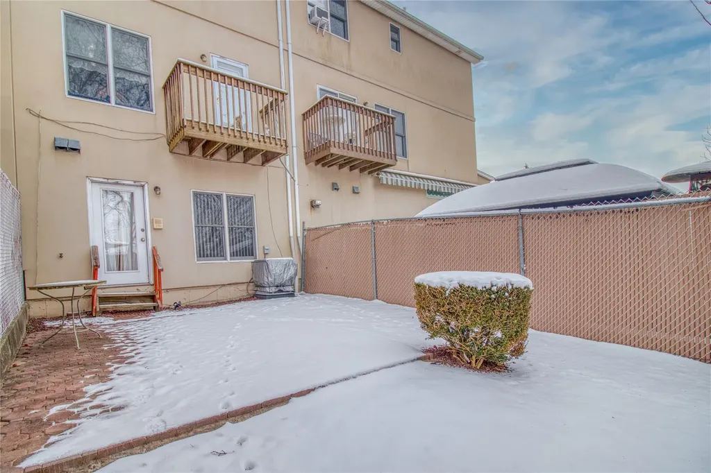 72 Garretson Lane Staten Island NY 10304