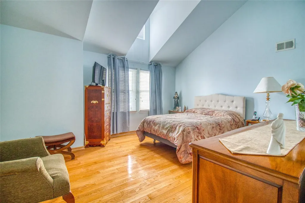 72 Garretson Lane Staten Island NY 10304
