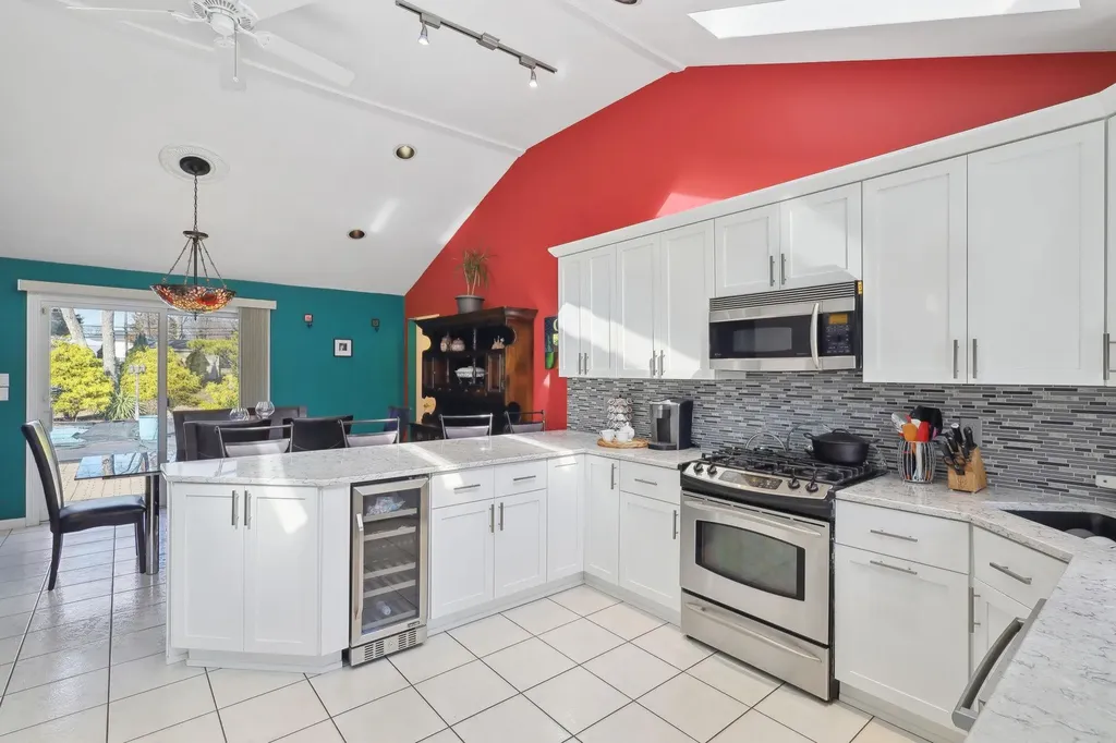 61 Scholar Lane Commack NY 11725