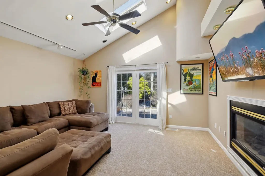 61 Scholar Lane Commack NY 11725