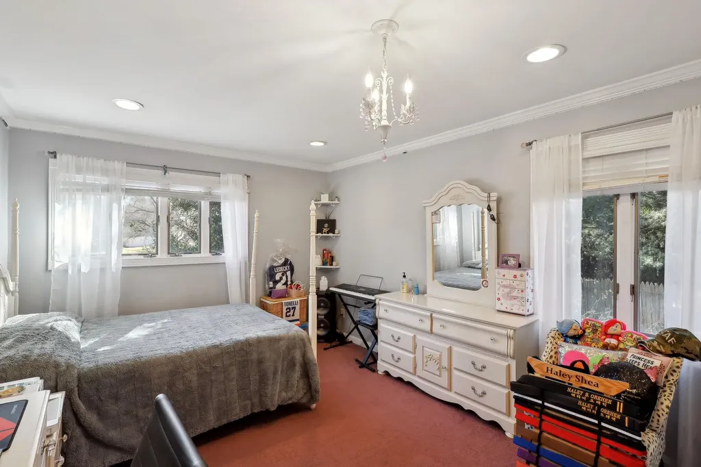 61 Scholar Lane Commack NY 11725