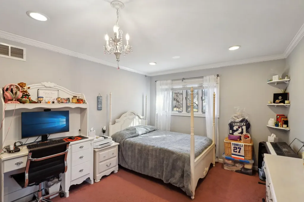 61 Scholar Lane Commack NY 11725