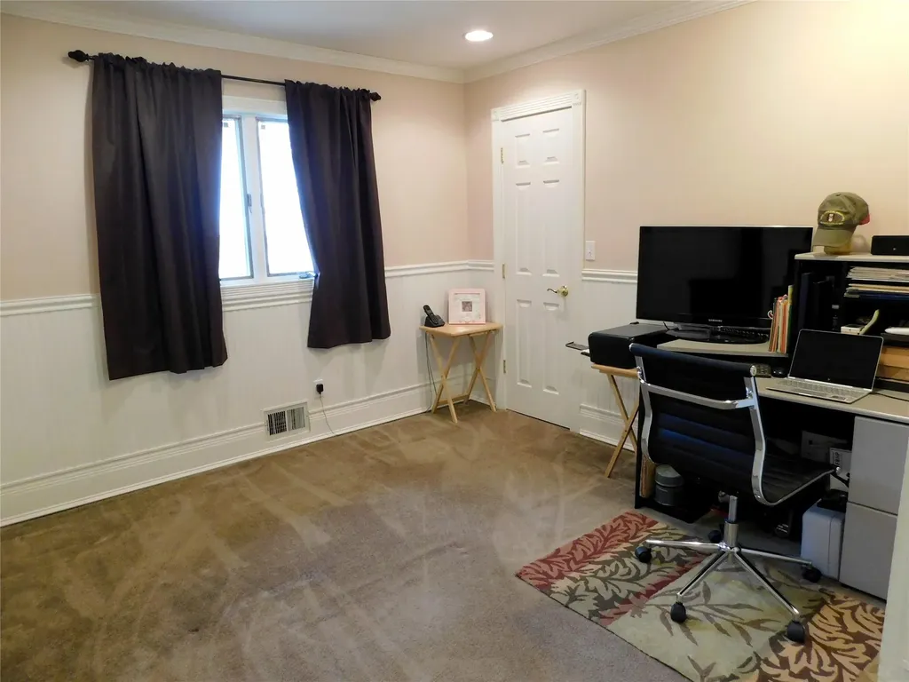 61 Scholar Lane Commack NY 11725