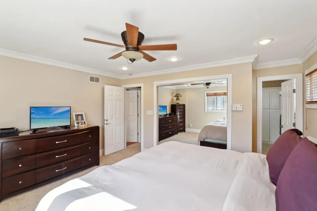 61 Scholar Lane Commack NY 11725