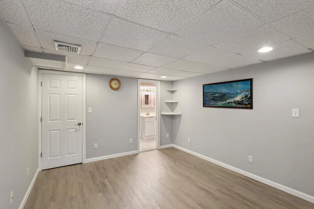 61 Scholar Lane Commack NY 11725