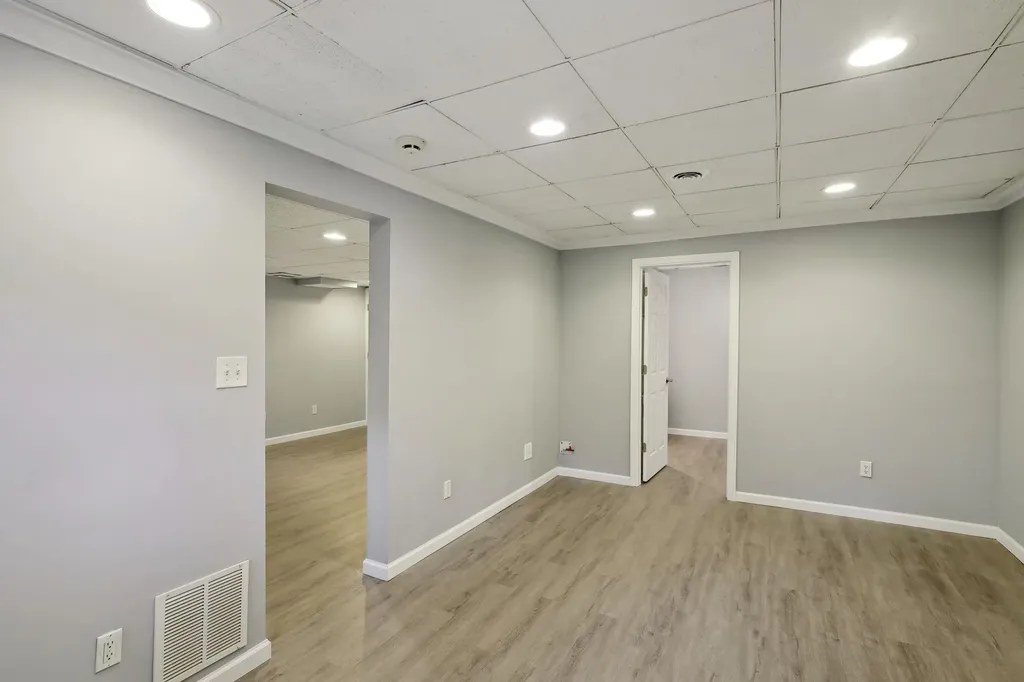 61 Scholar Lane Commack NY 11725