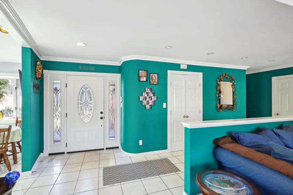 61 Scholar Lane Commack NY 11725