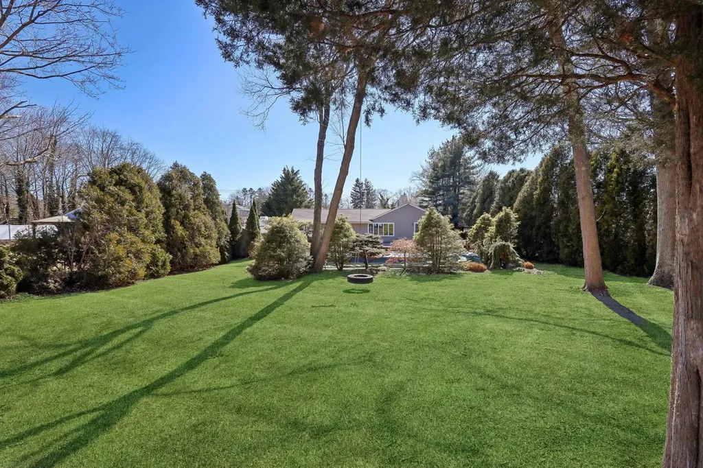 61 Scholar Lane Commack NY 11725
