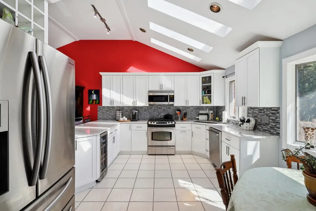 61 Scholar Lane Commack NY 11725