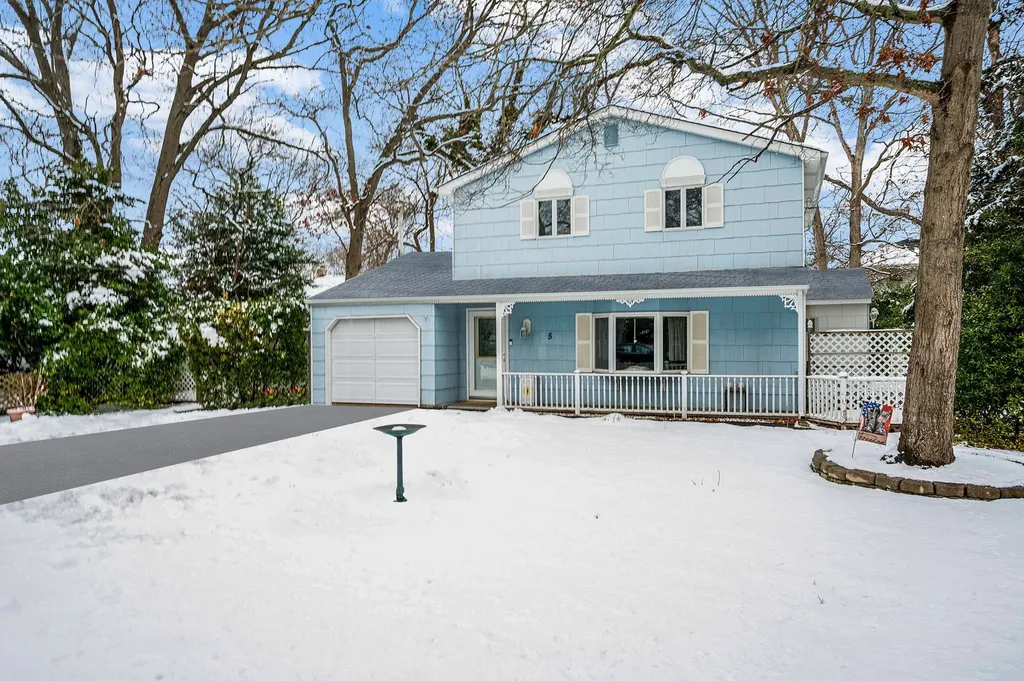 5 Dearborn Avenue Patchogue NY 11772