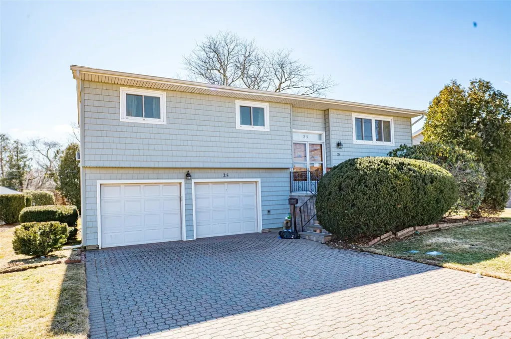 25 Evelyn Drive Bethpage NY 11714