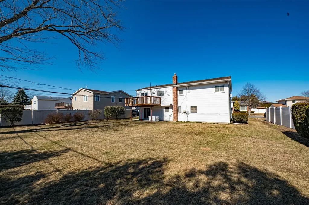 25 Evelyn Drive Bethpage NY 11714